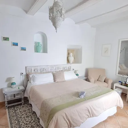 Bed & Breakfast Boutique Numero Cuatro 3*