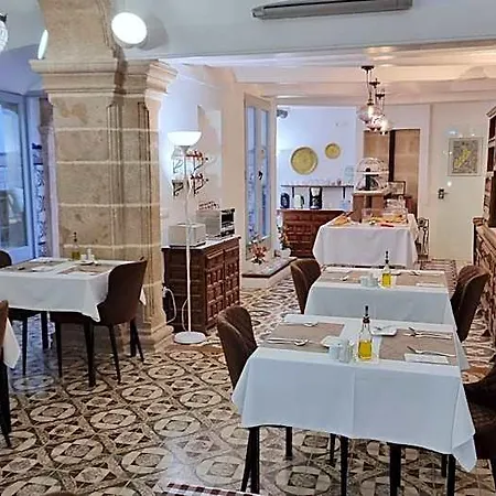 Boutique Numero Cuatro 3*
