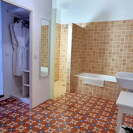 Boutique Numero Cuatro Bed & Breakfast