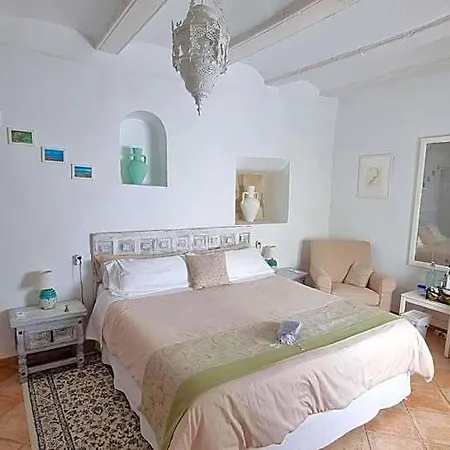 Bed & Breakfast Boutique Numero Cuatro 3*