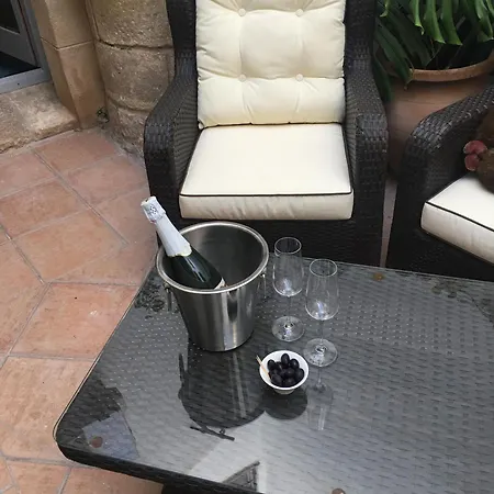 Boutique Numero Cuatro 贝尼萨