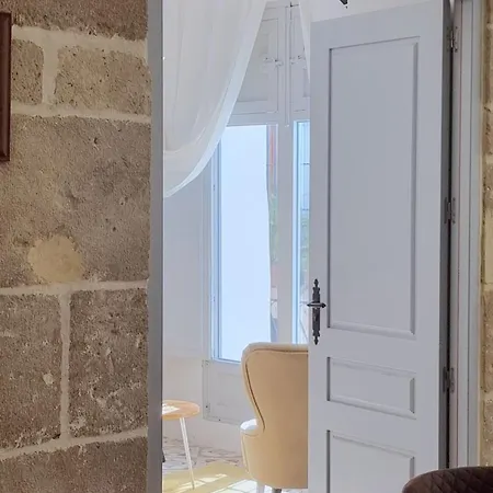 Boutique Numero Cuatro 贝尼萨