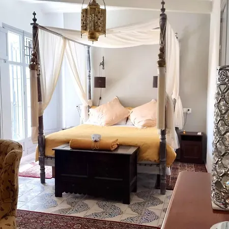 Boutique Numero Cuatro 住宿加早餐酒店 4*