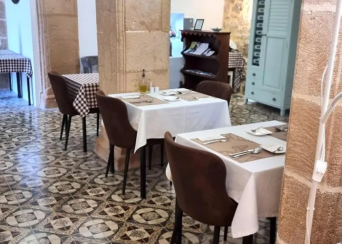 Boutique Numero Cuatro Bed & Breakfast 4*