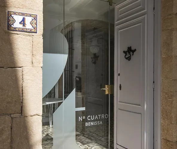 Boutique Numero Cuatro Bed & Breakfast 4*